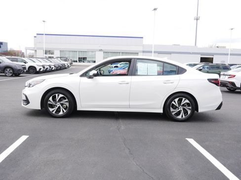 Used 2025 Subaru Legacy Premium AWD/4WD image 4