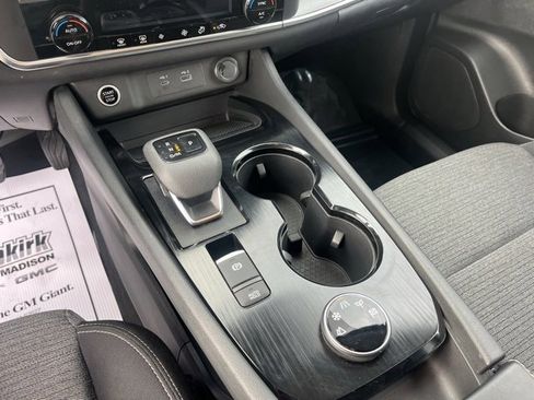 Used 2023 Nissan Rogue SV image 29