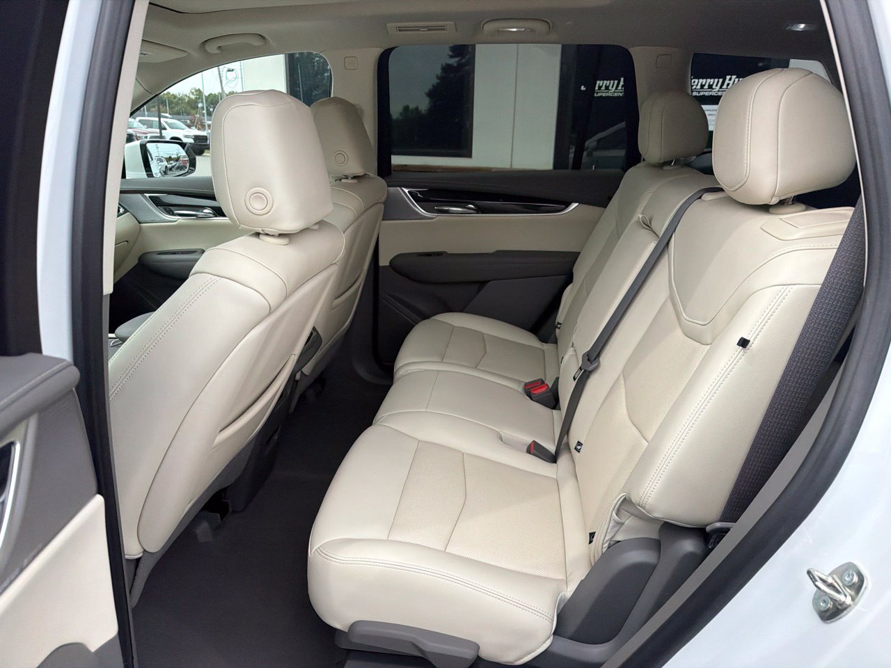 Used 2023 Cadillac XT6 Premium Luxury FWD image 6