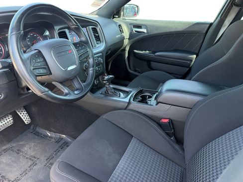 Used 2022 Dodge Charger R/T w/ Driver Convenience Group RWD image 9
