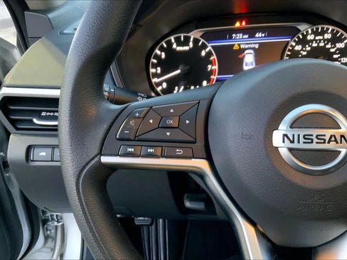 Used 2022 Nissan Altima 2.5 SV image 23