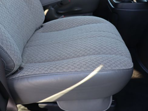 Used 2025 Chevrolet Express 3500 LS image 34