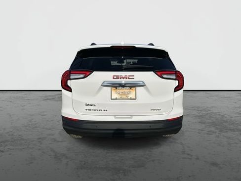 Used 2024 GMC Terrain SLE w/ Driver Convenience Package image 6