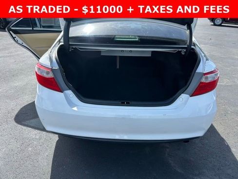 Used 2016 Toyota Camry LE image 16