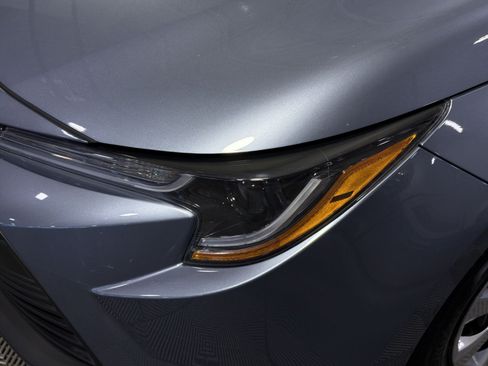 Used 2025 Toyota Corolla LE FWD image 13