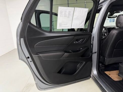 Used 2023 Chevrolet Traverse RS w/ LPO, Cargo Package AWD/4WD image 19