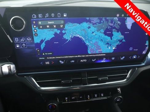 Used 2025 Chevrolet Equinox EV LT w/ Convenience Package image 5