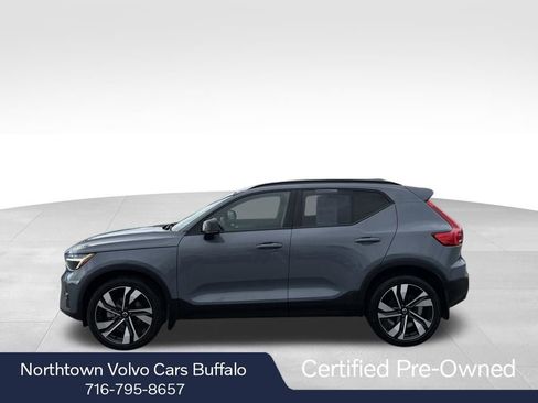 Certified 2023 Volvo XC40 B5 Plus w/ Driver Assist Package AWD/4WD image 2