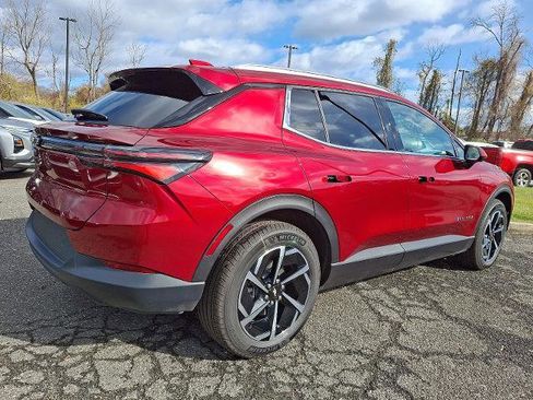 New 2026 Chevrolet Equinox EV LT image 4
