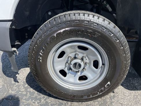 Used 2023 Ford F350 XL AWD/4WD image 2