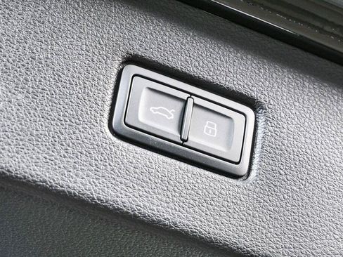 Used 2025 Audi Q7 3.0T Prestige AWD/4WD image 28
