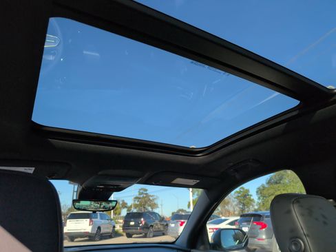 New 2026 Chevrolet Traverse LT w/ Sun and Wheel Package image 33