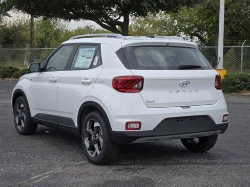 New 2026 Hyundai Venue SEL image 3