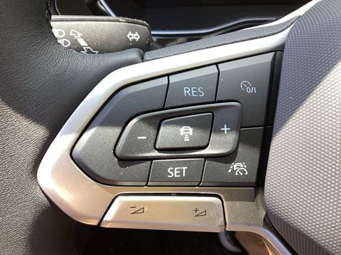 Used 2024 Volkswagen Jetta SE w/ Panoramic Sunroof Package FWD image 20