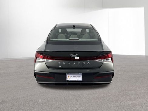 Used 2025 Hyundai Elantra Sport FWD image 29