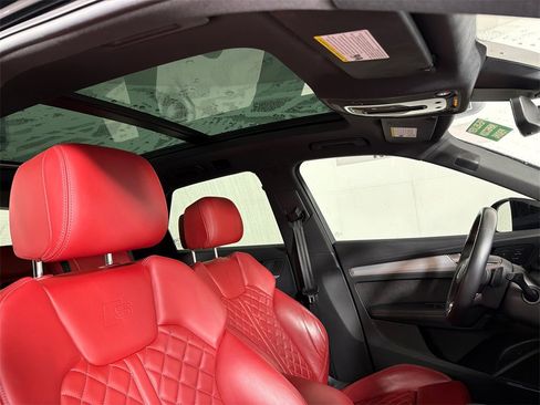 Used 2020 Audi SQ5 Prestige w/ Prestige Package image 2