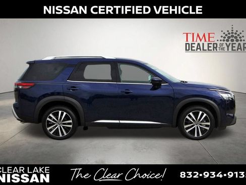 Certified 2025 Nissan Pathfinder Platinum AWD/4WD image 9