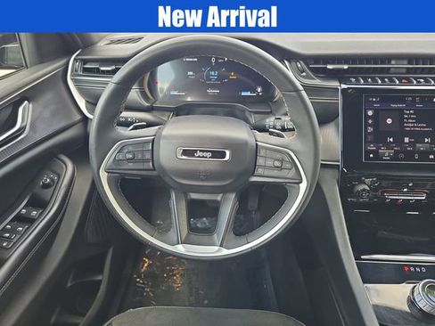 Certified 2023 Jeep Grand Cherokee L Laredo image 9