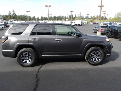 Used 2015 Toyota 4Runner Limited AWD/4WD image 6
