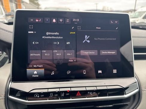 New 2026 Jeep Compass Limited image 17