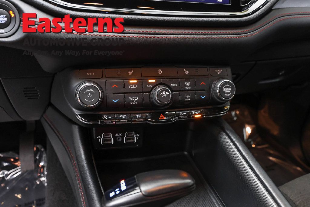 Used 2025 Dodge Durango GT RWD image 20