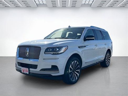 Used 2022 Lincoln Navigator Reserve image 8