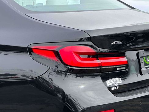 Used 2023 BMW 530i xDrive w/ Premium Package image 8