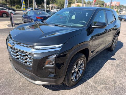 Used 2026 Chevrolet Equinox LT FWD image 2