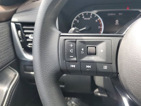 Certified 2021 Nissan Rogue SV image 18