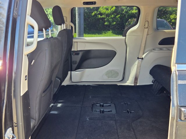 Used 2017 Chrysler Pacifica Touring FWD image 10