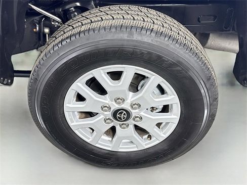 Certified 2025 Toyota Tacoma image 29