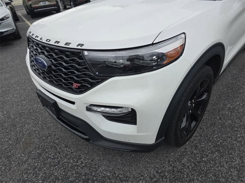 Used 2022 Ford Explorer ST w/ Equipment Group 401A image 9