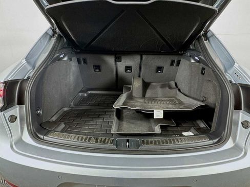 Used 2021 Porsche Macan Turbo image 25