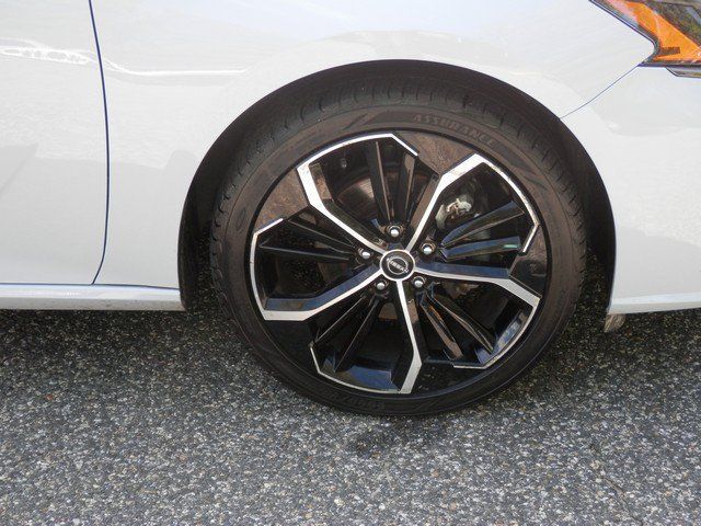 Used 2024 Nissan Altima 2.5 SR FWD image 9