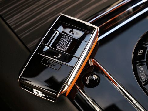 Certified 2024 Rolls-Royce Spectre image 33