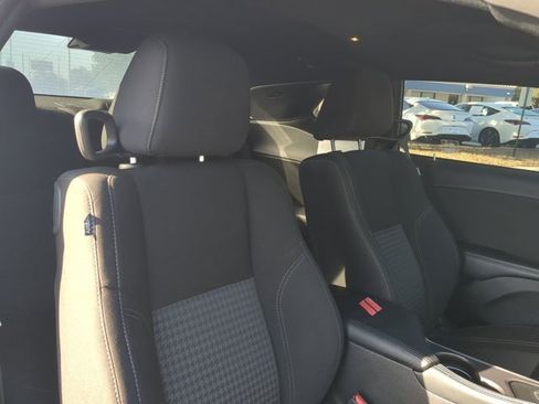 Used 2022 Dodge Challenger SXT image 14