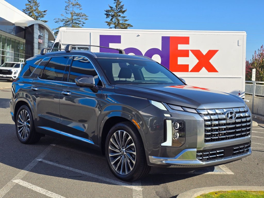 Used 2023 Hyundai Palisade Calligraphy w/ Winter Package AWD/4WD image 7