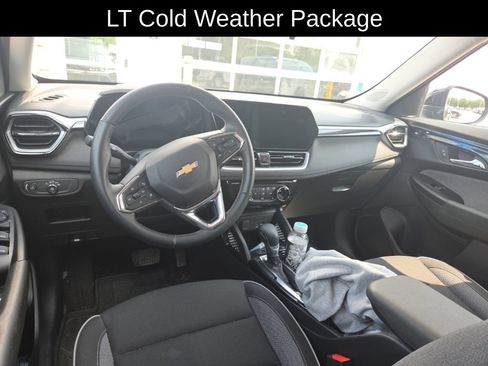 Used 2024 Chevrolet TrailBlazer LT w/ LT Cold Weather Package AWD/4WD image 12