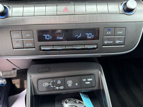 Used 2024 Hyundai Kona SEL w/ Convenience Package AWD/4WD image 18