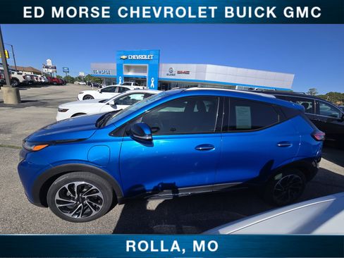 Certified 2022 Chevrolet Bolt EUV Premier w/ Sun & Sound Package FWD image 6