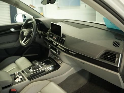 Used 2019 Audi Q5 Prestige w/ Prestige Package AWD/4WD image 24
