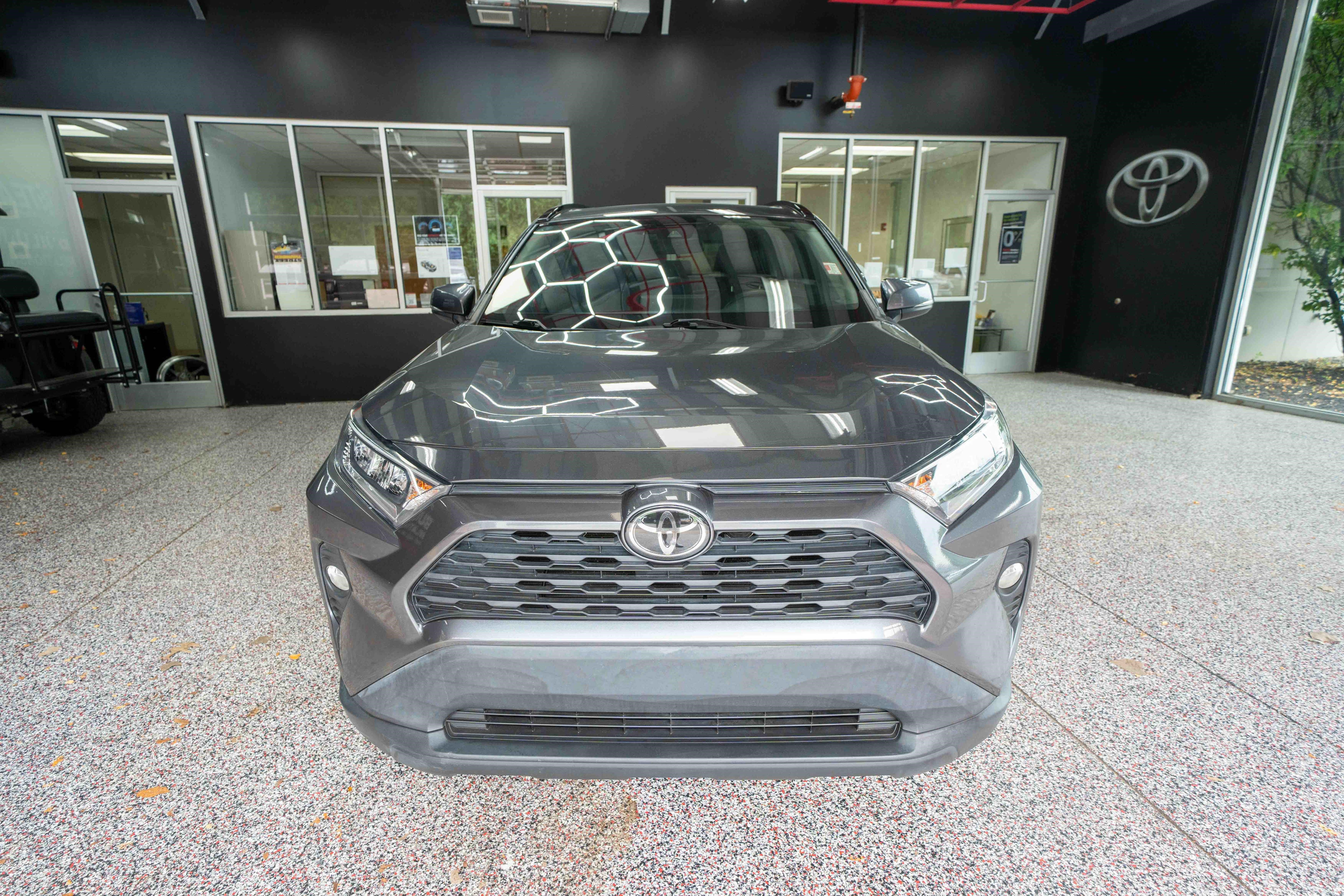 Used 2021 Toyota RAV4 XLE Premium AWD/4WD image 6