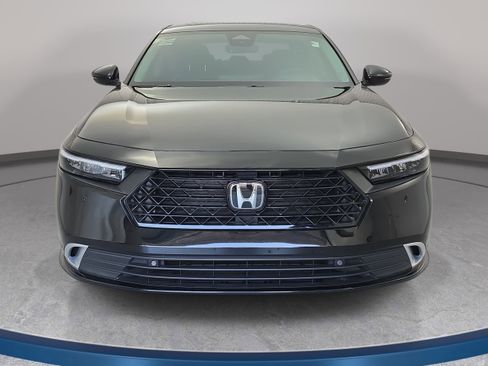 Used 2024 Honda Accord Touring image 2