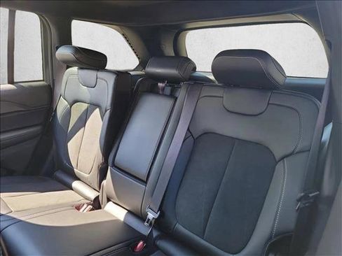 Certified 2025 Jeep Grand Cherokee Altitude image 14