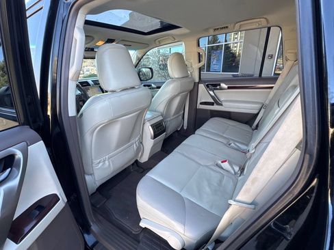 Used 2019 Lexus GX 460 Premium w/ Premium Package AWD/4WD image 21