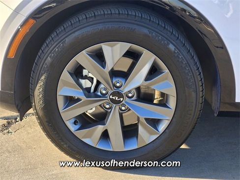 Used 2024 Kia Sportage SX image 9