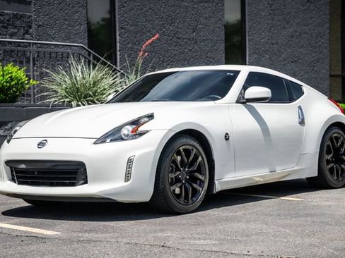 Used 2013 Nissan 370Z Coupe RWD image 5