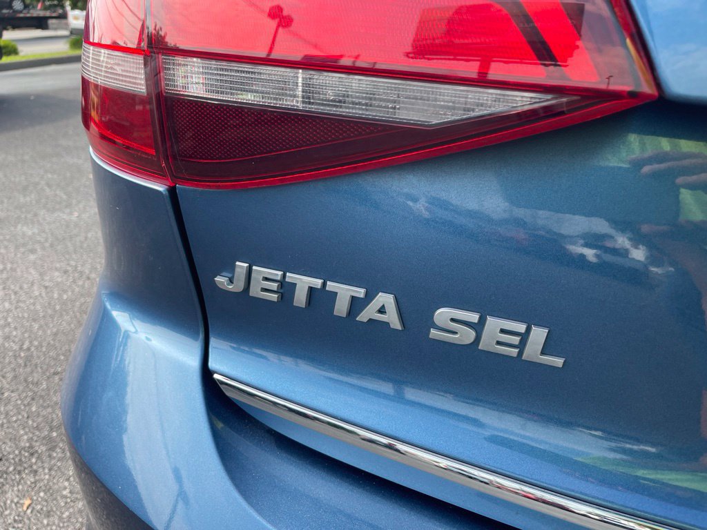 Used 2017 Volkswagen Jetta SEL FWD image 13
