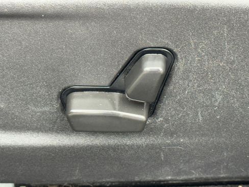 Certified 2021 Chrysler 300 S image 22