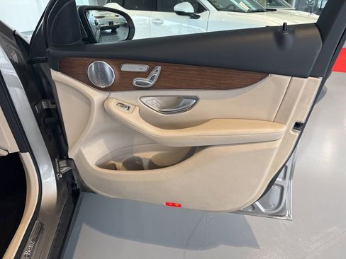 Used 2020 Mercedes-Benz GLC 300 4MATIC image 31